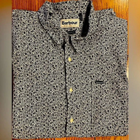 EUC Barbour mens short sleeve button down shirt, size large, navy print - Picture 6 of 6